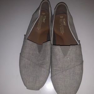 Toms Grey/White Stripe Flats Men’s size 9